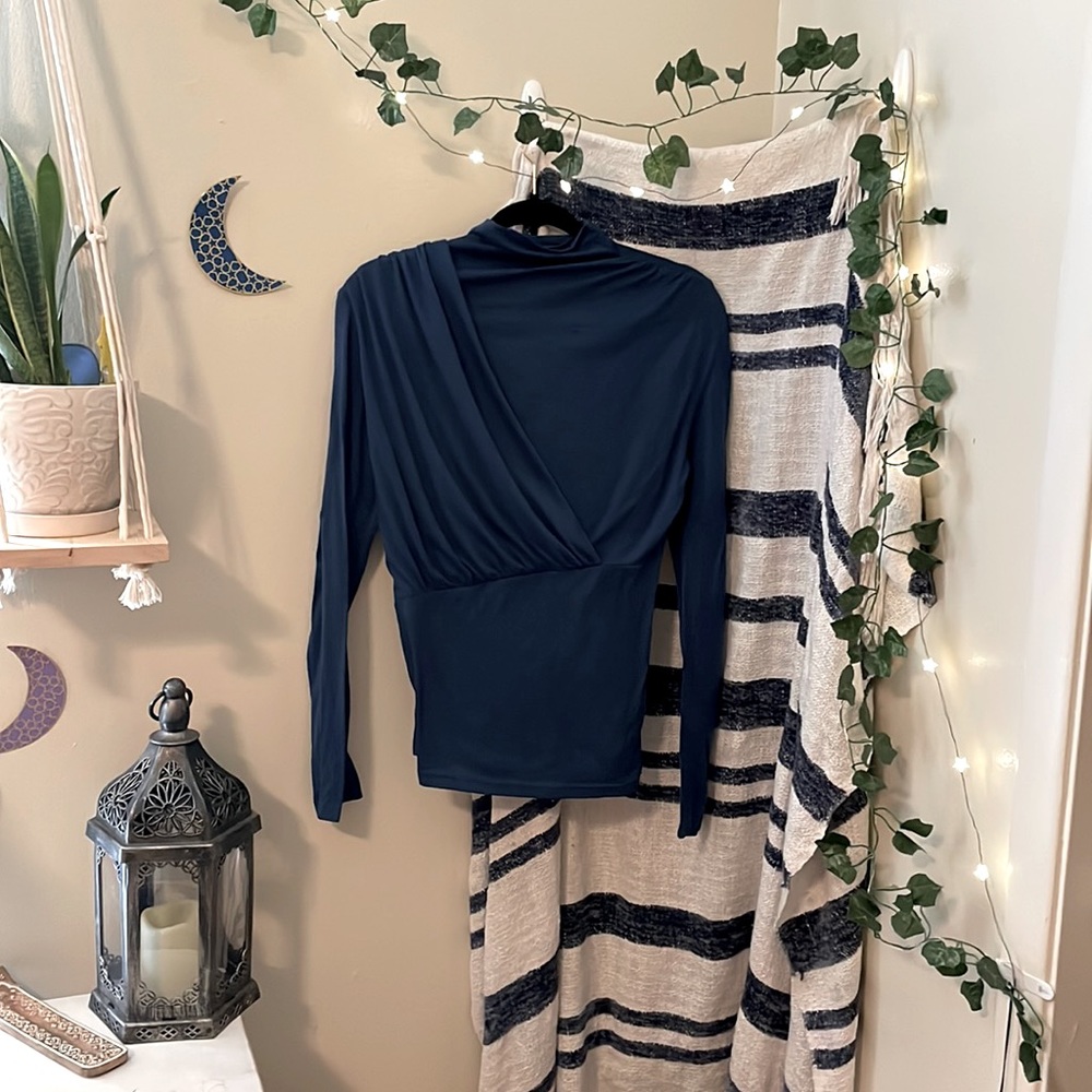 Fitted High-Neck Asymmetrical Long-Sleeves Shirt